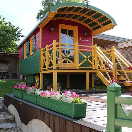 Roulotte La Dominique Bed and Breakfast Romery  Exteriör bild