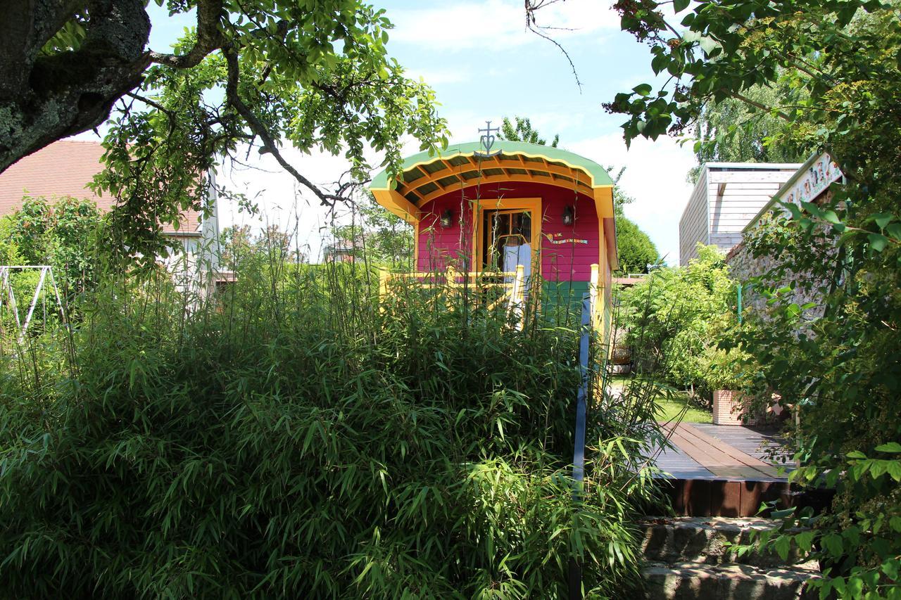 Roulotte La Dominique Bed and Breakfast Romery  Exteriör bild
