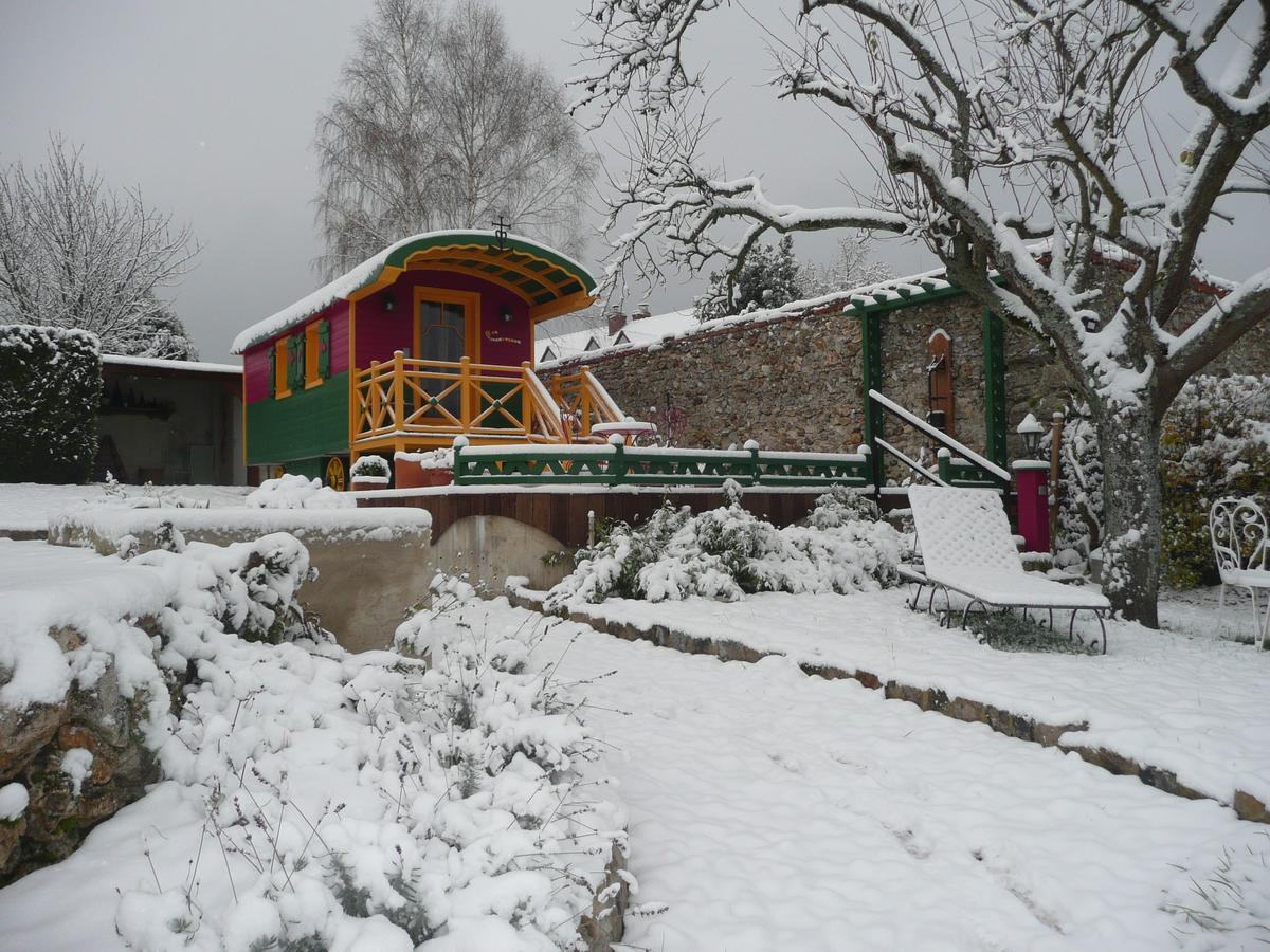 Roulotte La Dominique Bed and Breakfast Romery  Exteriör bild