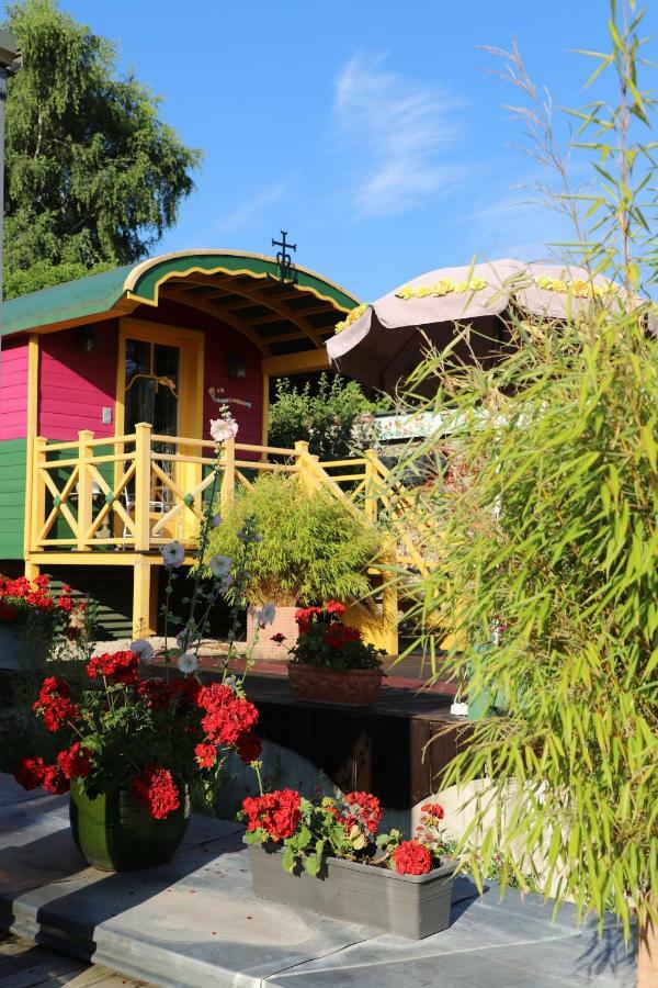 Roulotte La Dominique Bed and Breakfast Romery  Exteriör bild